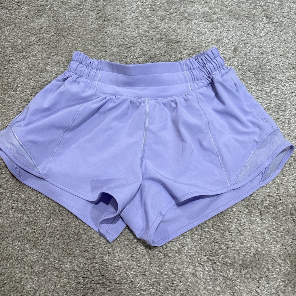 Lululemon Hotty Hot 2.5in Shorts in Lilac Smoke